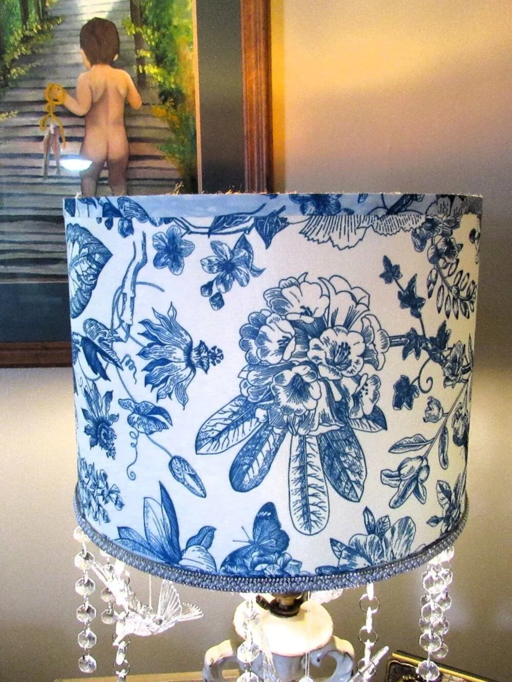 UNIQUE BEAUTIFUL TOILE LAMP SHADE WITH 3 BIRDS + FAUX CRYSTAL HANGING FRINGE